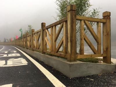 ?華鎣山風景區165米防腐木欄桿?